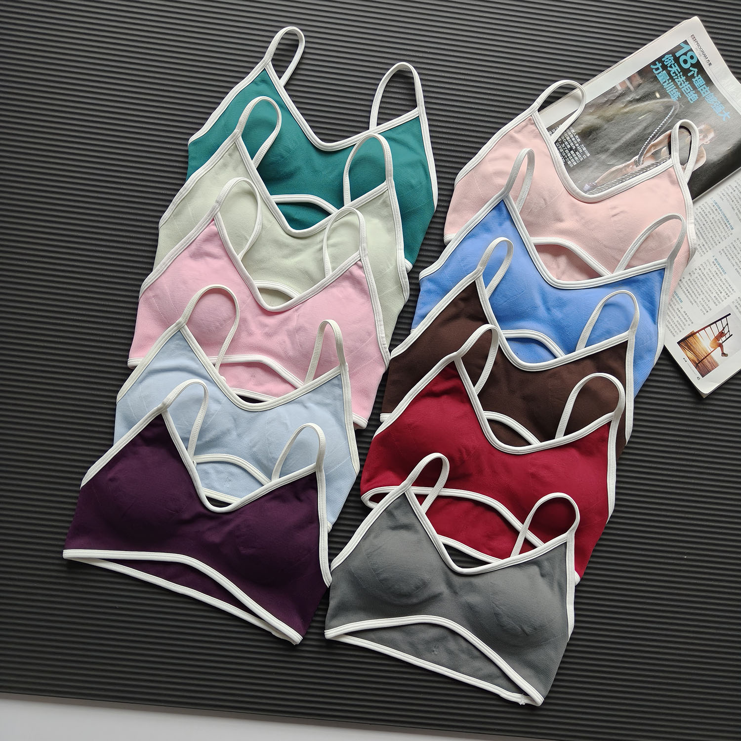 Contrast Color Women's Seamles - Crop Top Crochet ulasan dan harga